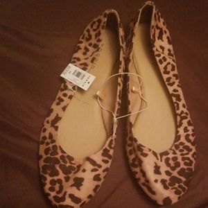 Brand new 10W Torrid Leopard print flats